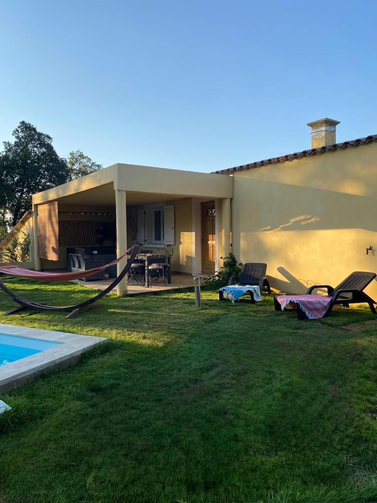 Agreable Rez De Jardin Avec Piscine Et Jacuzzi Cervione Exterior foto