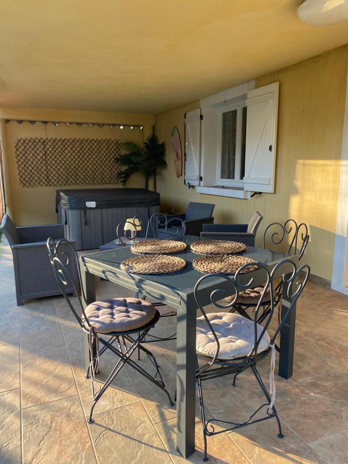 Agreable Rez De Jardin Avec Piscine Et Jacuzzi Cervione Exterior foto